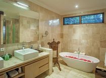 Villa Avalon III, Bathroom